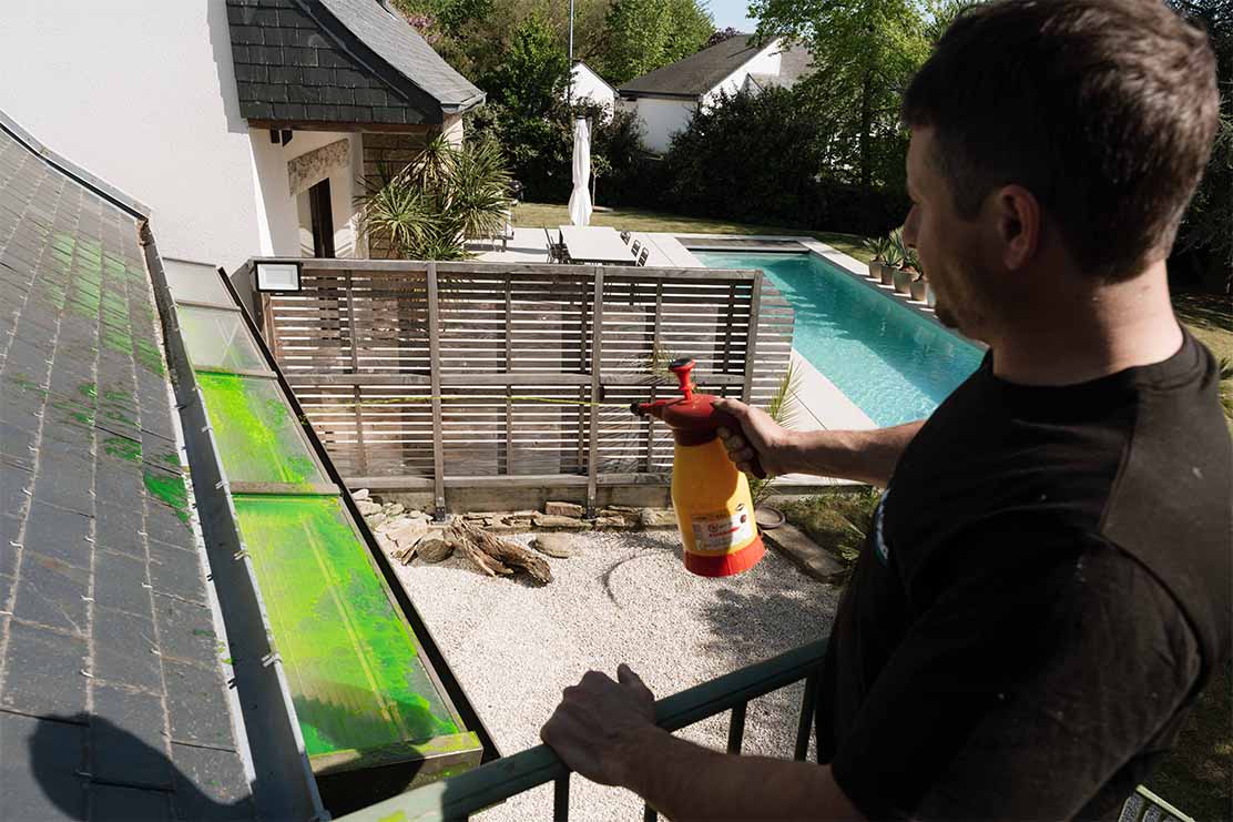 Recherche de fuite par arrosage et colorant sur façade, balco, terrasse ou toiture à Rennes, Pacé ou Saint-Grégoire