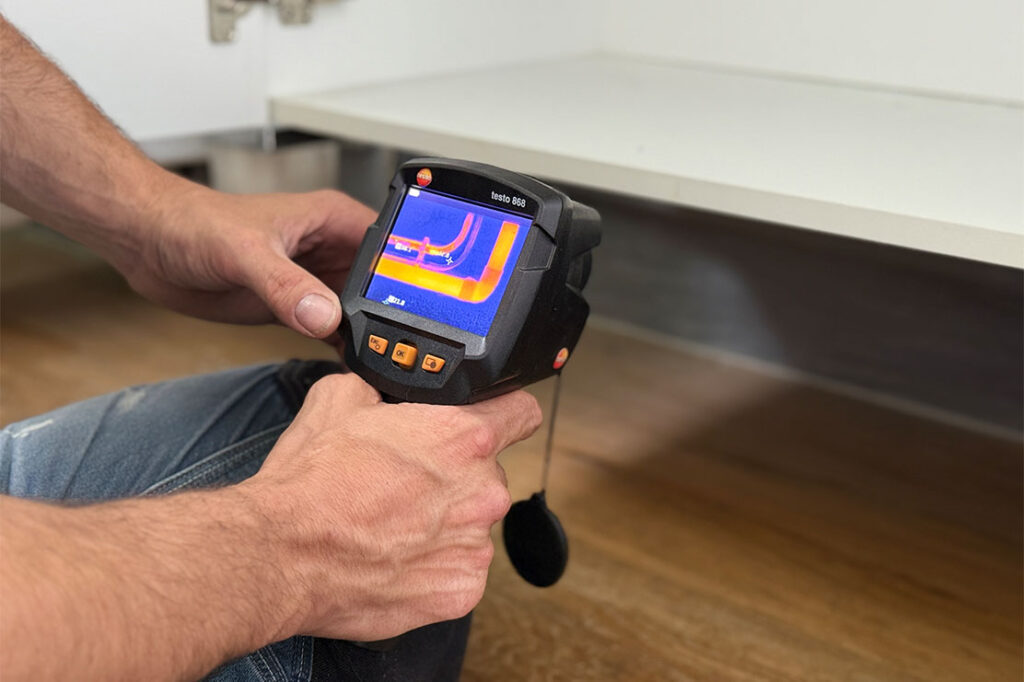 Recherche de fuite au moyen d’une caméra thermique sur réseaux de chauffage ou canalisations extérieures à Rennes